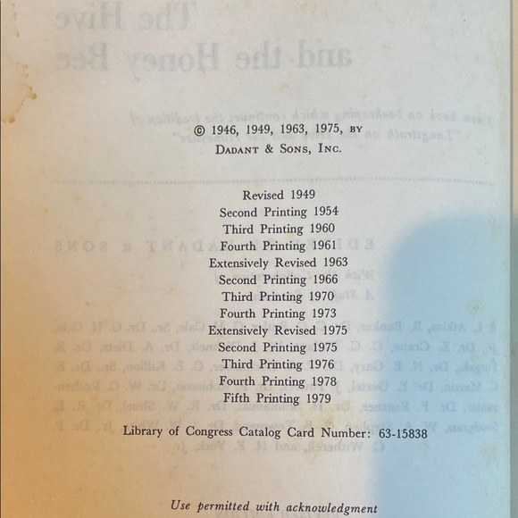 The Hive and the Honeybee published by Dadant 1979. - Picture 3 of 6